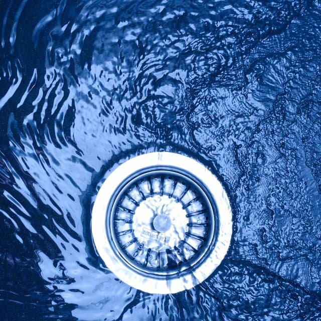 6 Semne ale unui canal de scurgere înfundat 4 slow kitchen drain means it's clogged